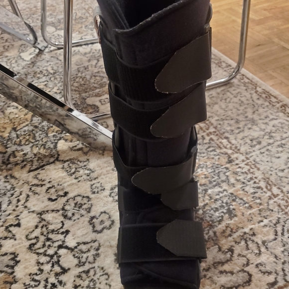 Small size walker boot - Picture 2 of 3